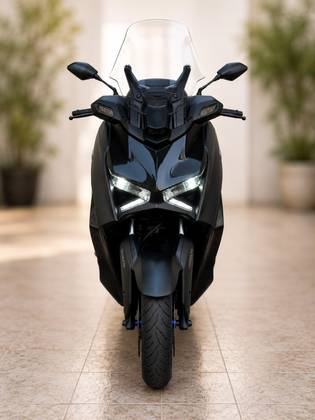 YAMAHA XMAX 300 CONNECTED ABS YAMAHA XMAX 300 CONNECTED ABS